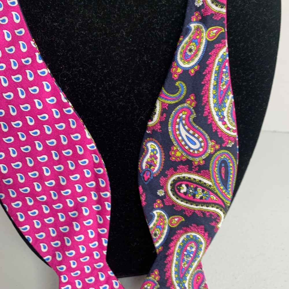 Saddlebred 100% Silk Pink/Navy Paisley Reversible Bowtie - Picture 4 of 6